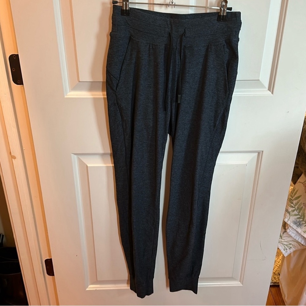 LuLulemon athletic joggers size 4 great condition heather blue